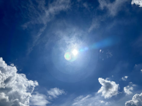 Weisheit Ich bin, Blauer Himmel mit klaren Sonnenstrahlen